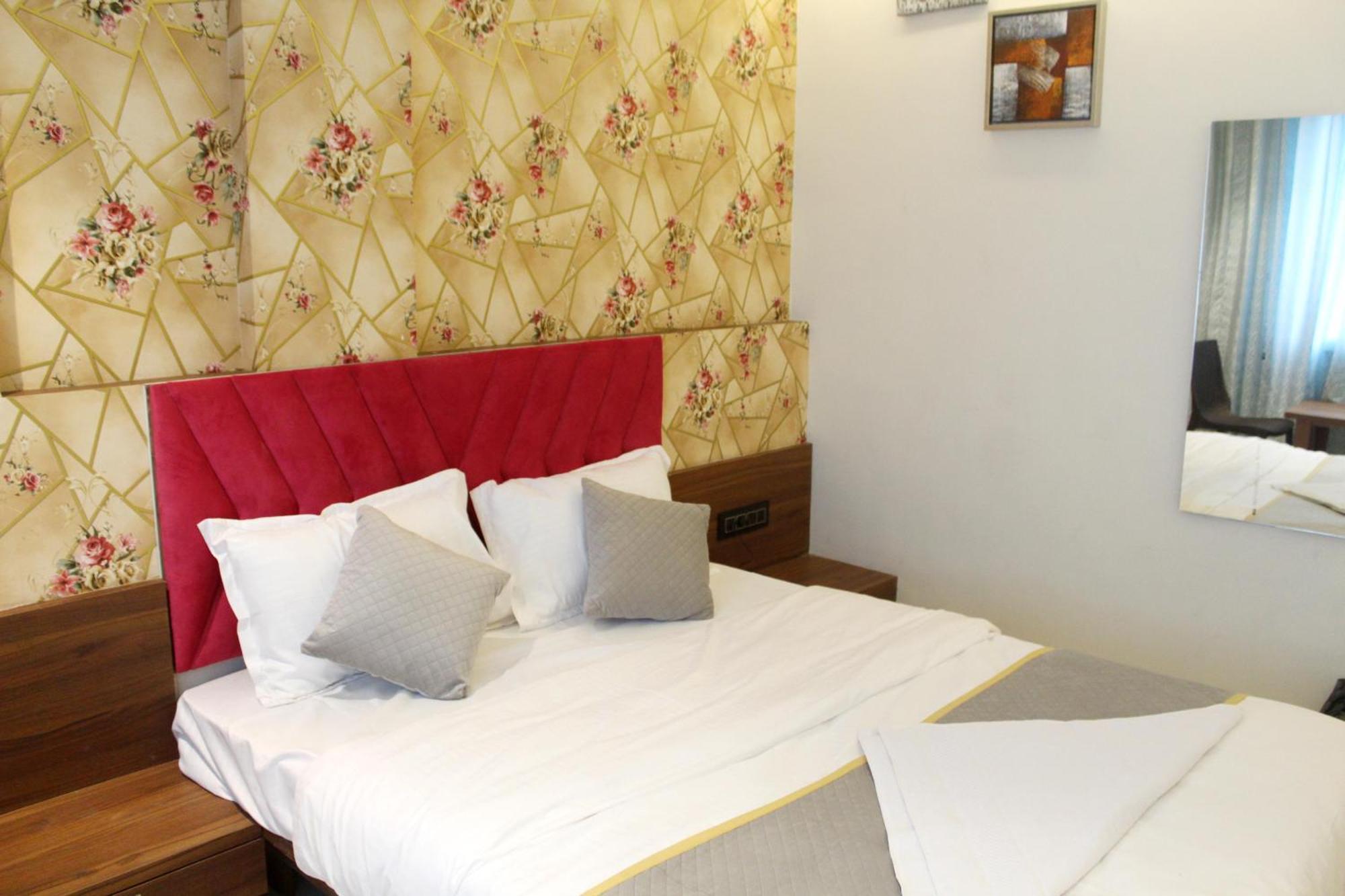 Hotel India Gate Narhe, Poona Buitenkant foto