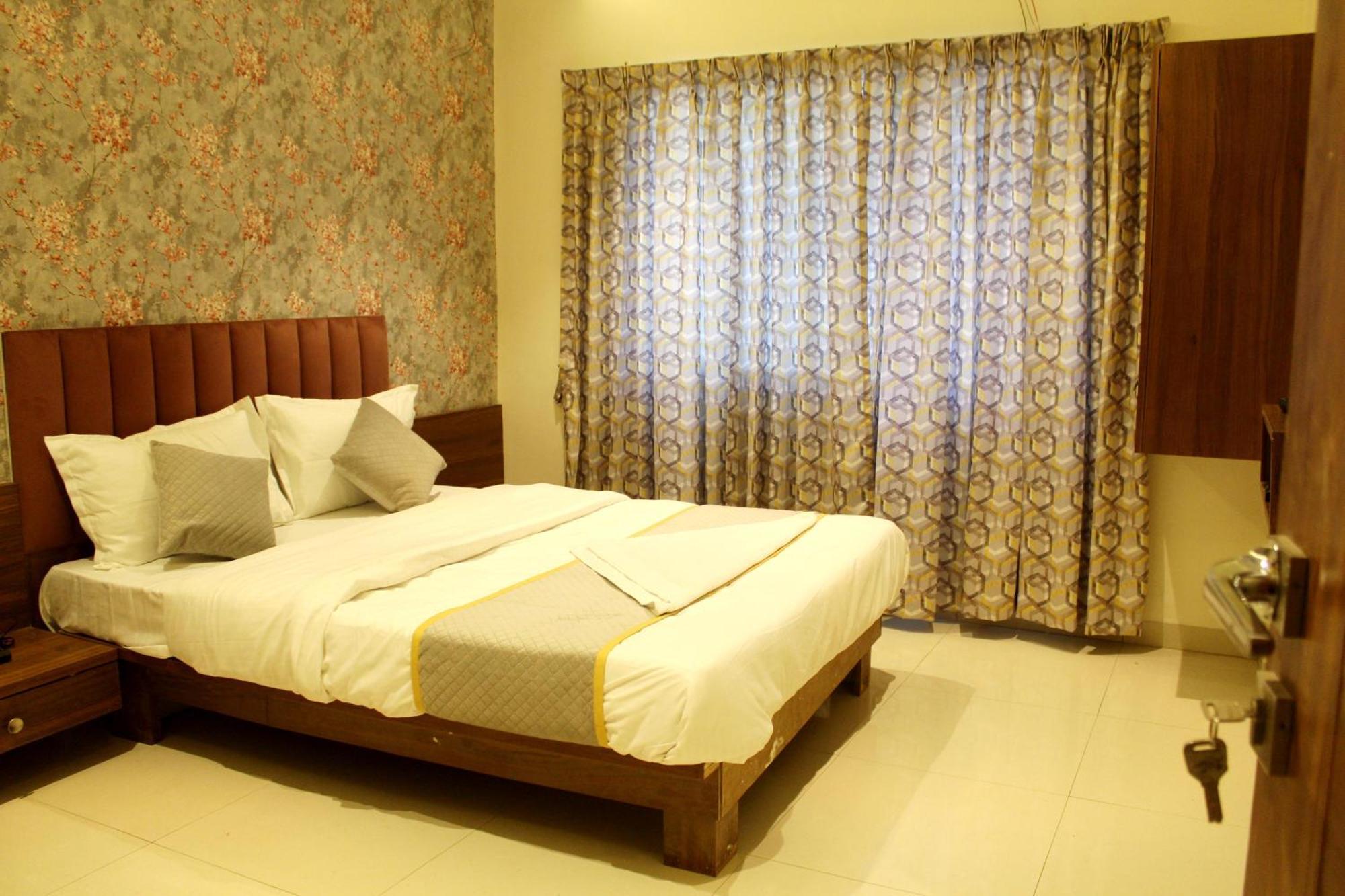 Hotel India Gate Narhe, Poona Buitenkant foto