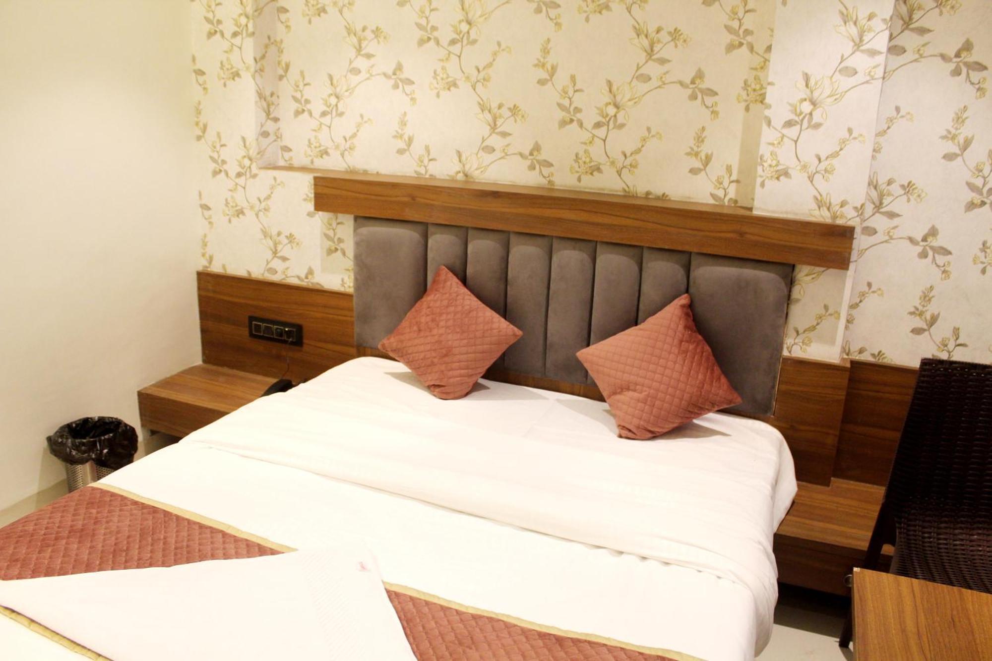 Hotel India Gate Narhe, Poona Buitenkant foto