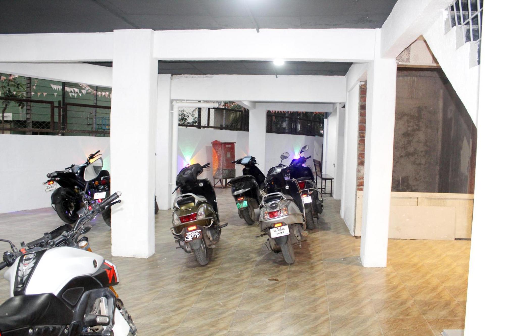 Hotel India Gate Narhe, Poona Buitenkant foto