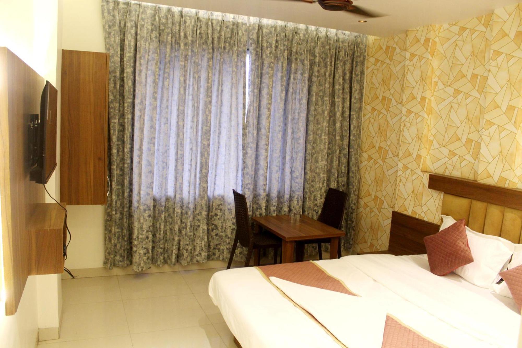 Hotel India Gate Narhe, Poona Buitenkant foto