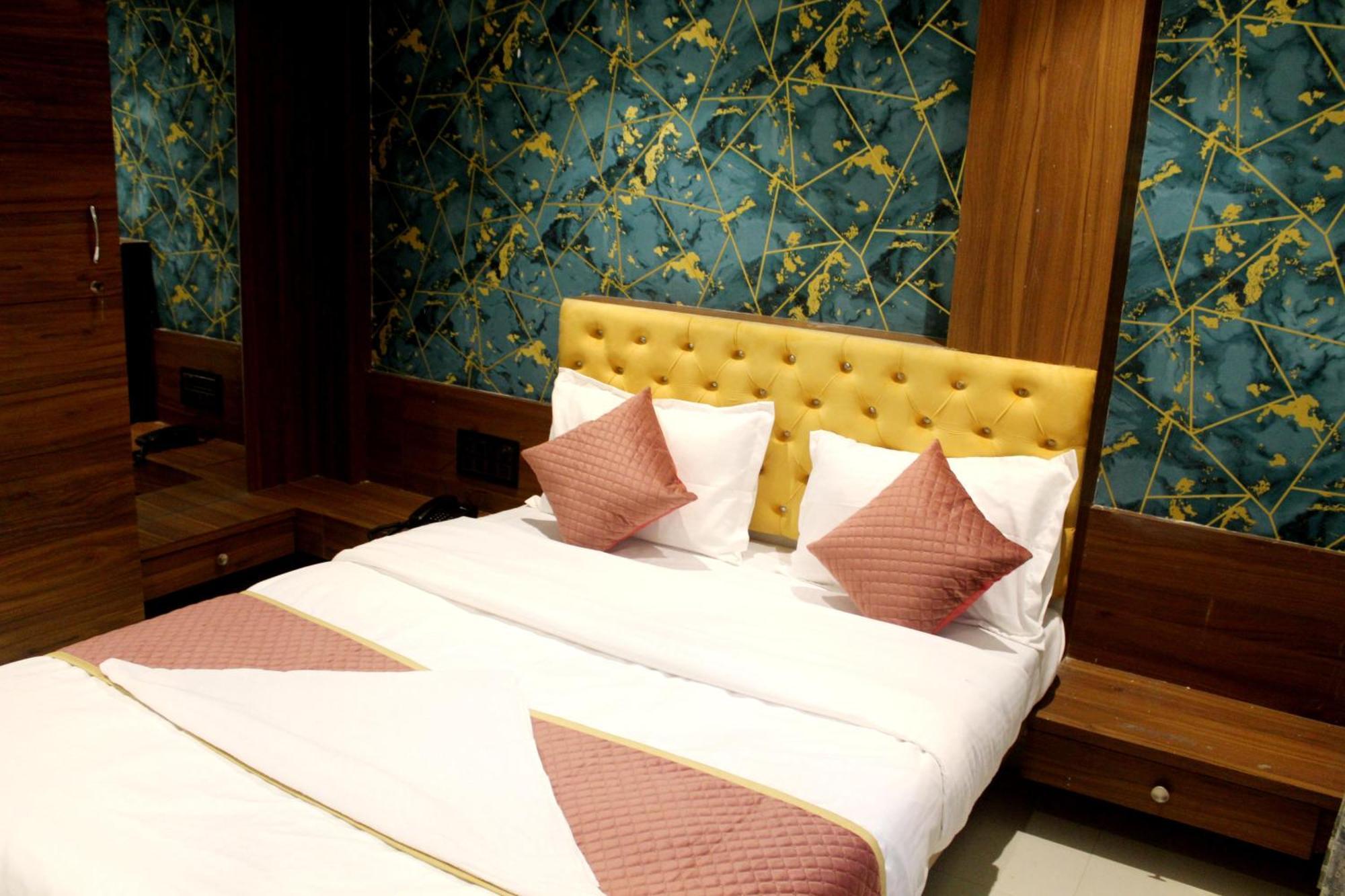 Hotel India Gate Narhe, Poona Buitenkant foto