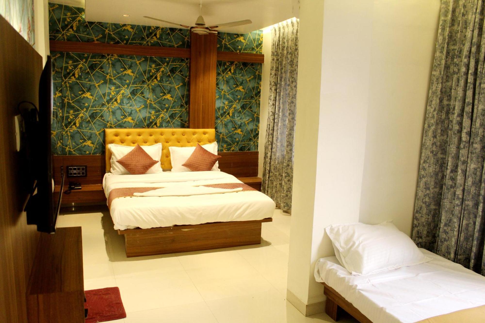 Hotel India Gate Narhe, Poona Buitenkant foto