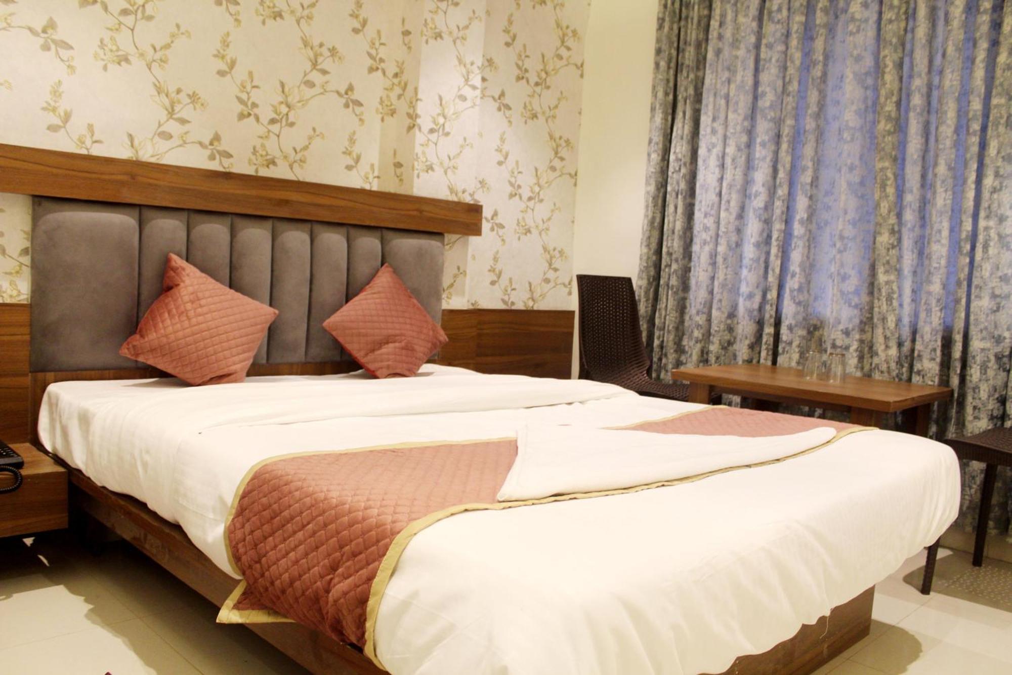 Hotel India Gate Narhe, Poona Buitenkant foto