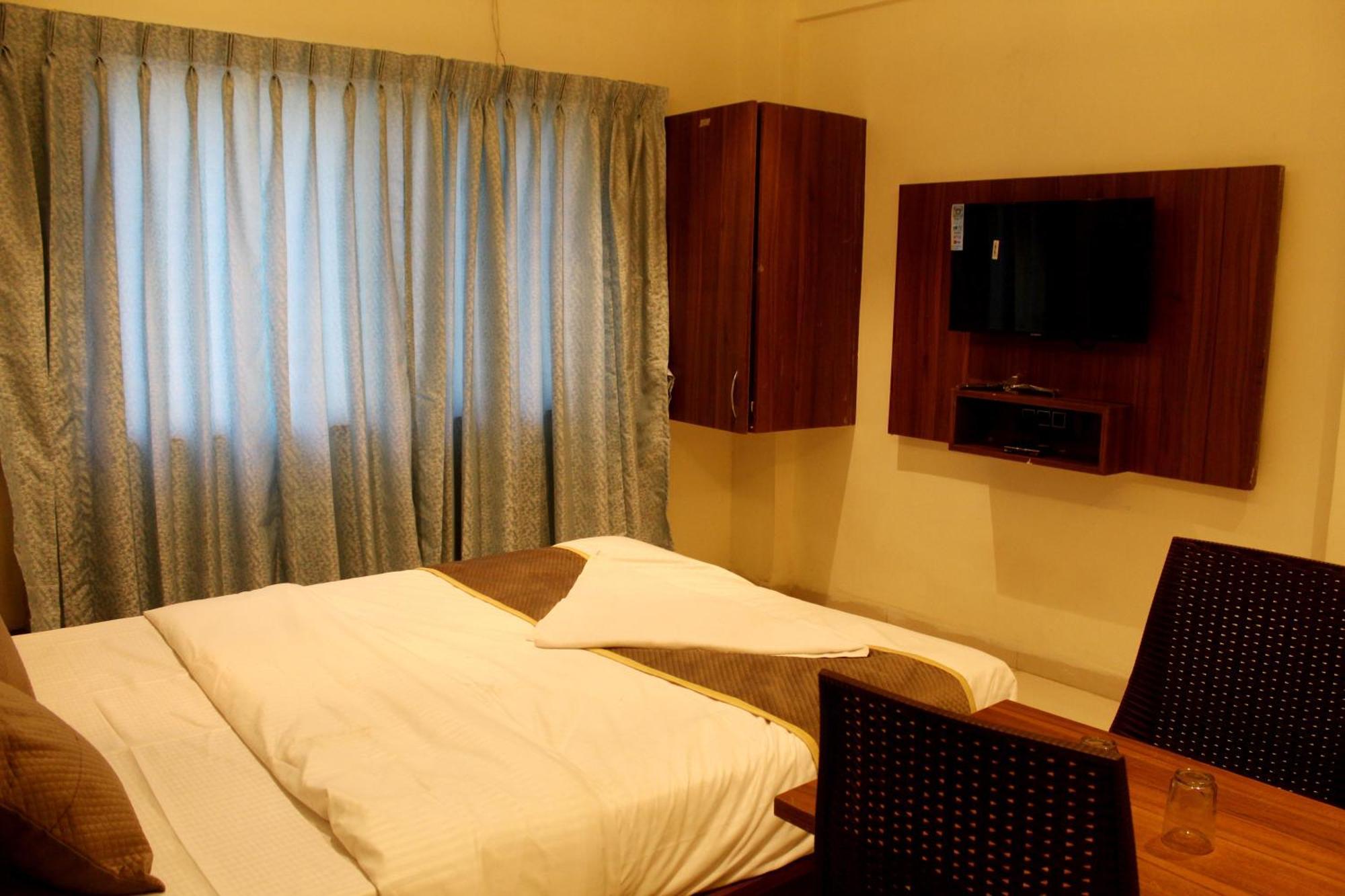 Hotel India Gate Narhe, Poona Buitenkant foto