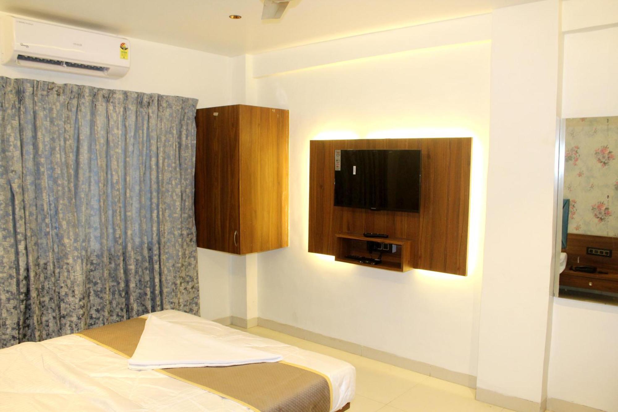 Hotel India Gate Narhe, Poona Buitenkant foto