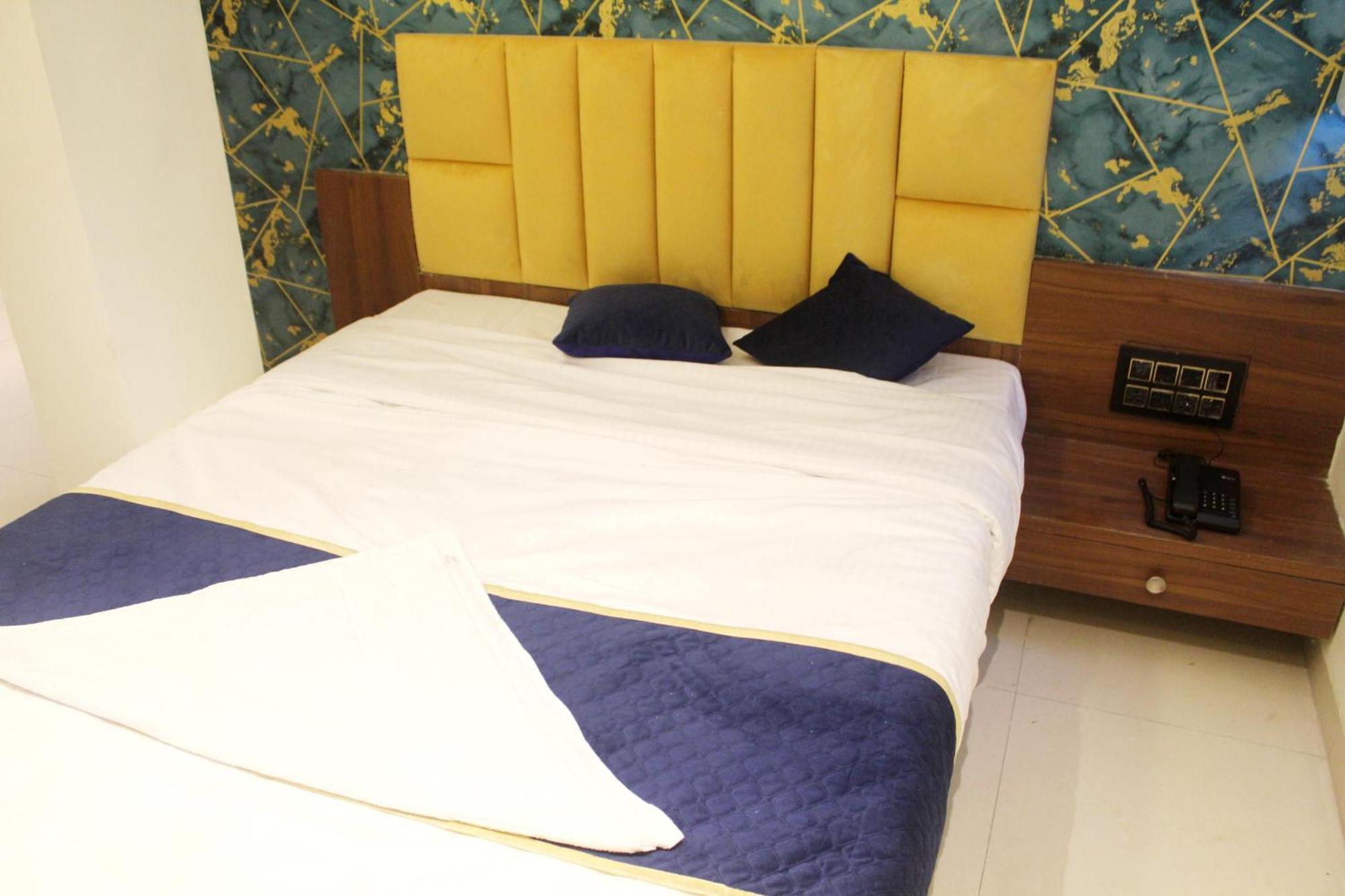 Hotel India Gate Narhe, Poona Buitenkant foto